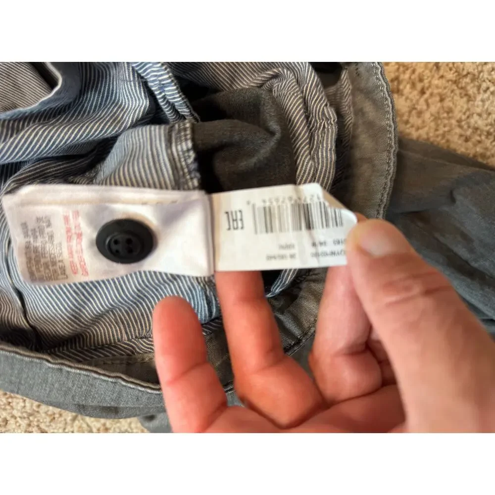 Quiksilver Mens Pants, size 38, Khaki, Straight fit; charcoal gray